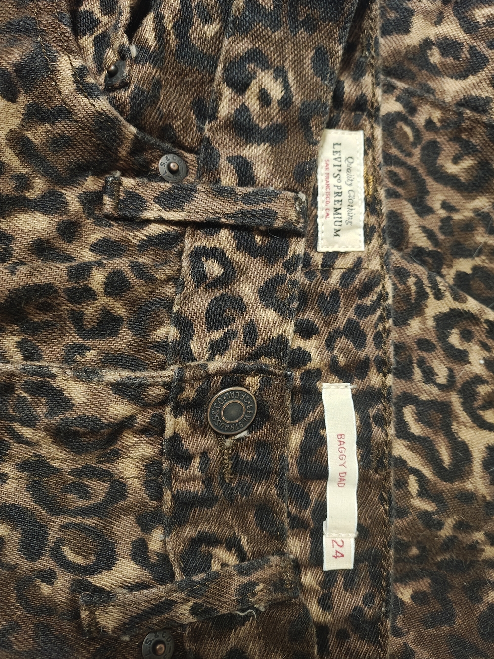 Levi's High-Rise Baggy Dad Leopard Print Jeans - Brown/Black - Picture 4 of 4
